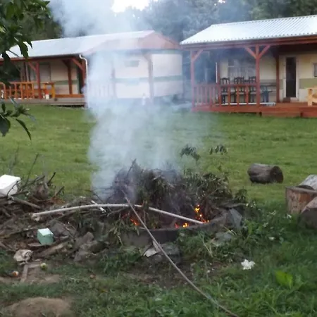 Countrycamp J&b Holiday park *